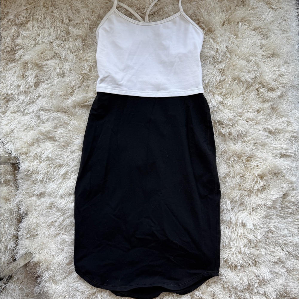 Lululemon athletica Black and White Mini Dress - size 2/4